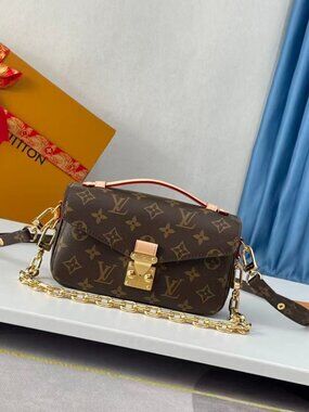 Elegant Louis Vuitton Monogram Crossbody Bag